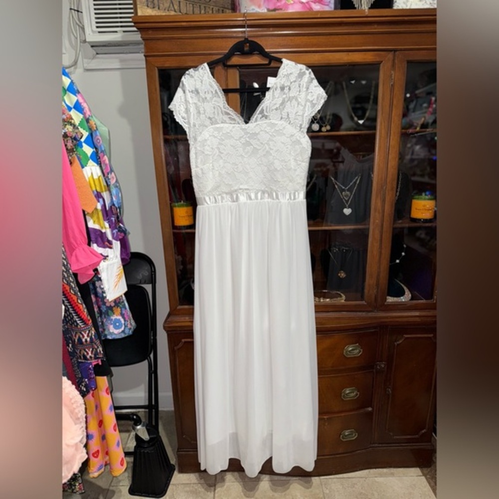 Elegant White Lace Dress